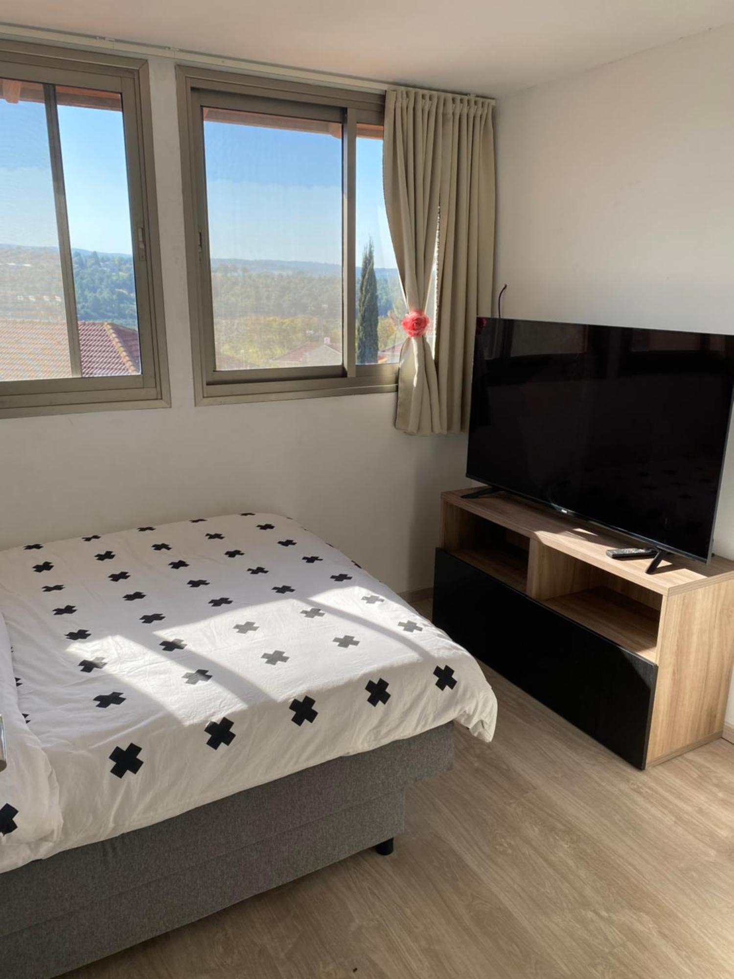 בין יער לים Villa Shelomi Exteriör bild