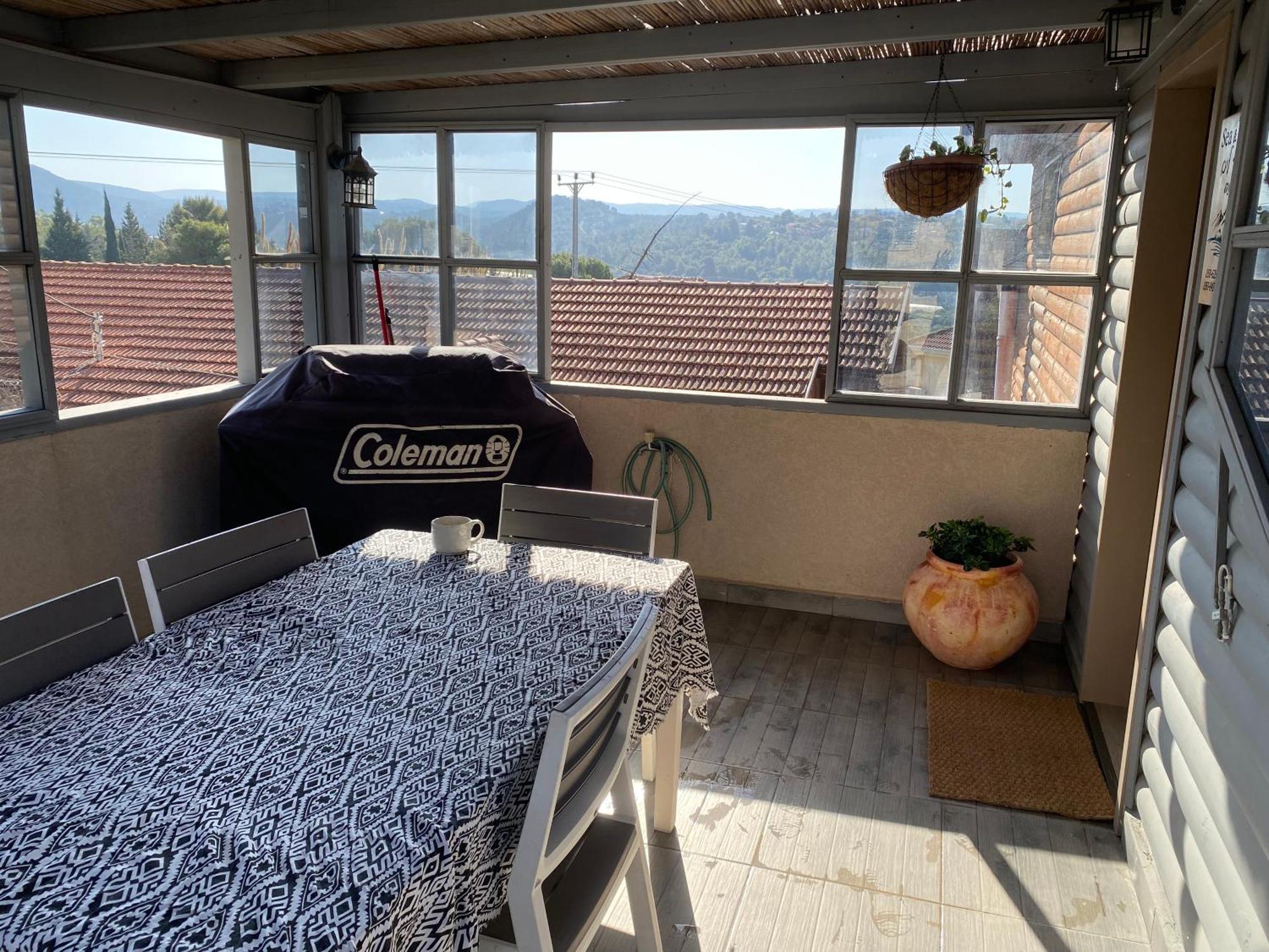 בין יער לים Villa Shelomi Exteriör bild